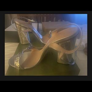 NWT Gucci sequin silver Marmont sandals. Size 40